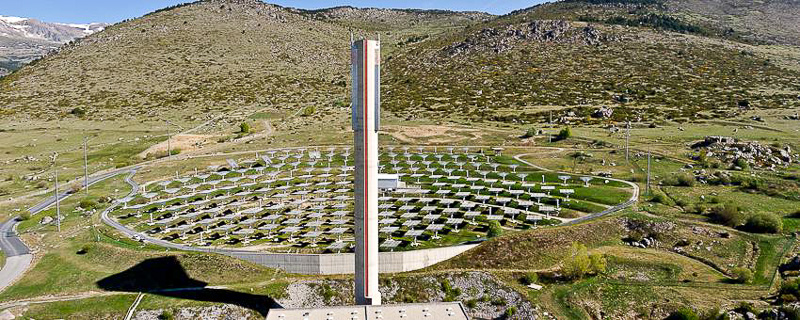 Concentrated solar power tower and mirror field